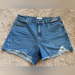 Abercrombie & Fitch The 4" Mom Short